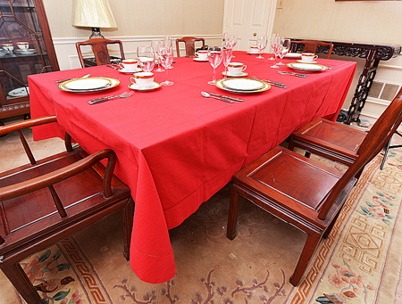 Festive Tablecloth True Red. Size:70x140" - Click Image to Close